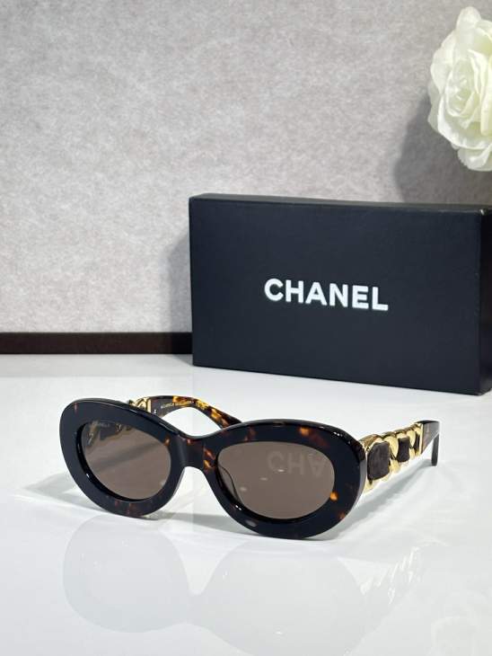 Picture of Chanel Sunglasses _SKUfw77318148fw